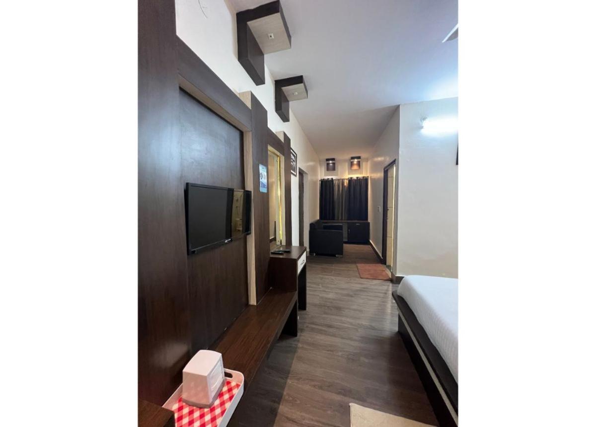 ฤธรรมภาร รีสอร์ต Hotel อัลวาร์ ภายนอก รูปภาพ