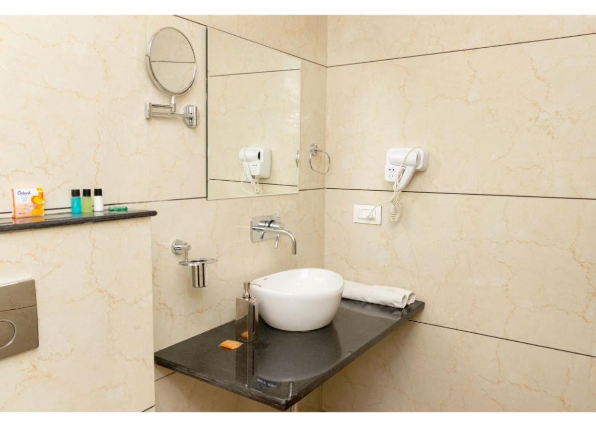 ฤธรรมภาร รีสอร์ต Hotel อัลวาร์ ภายนอก รูปภาพ